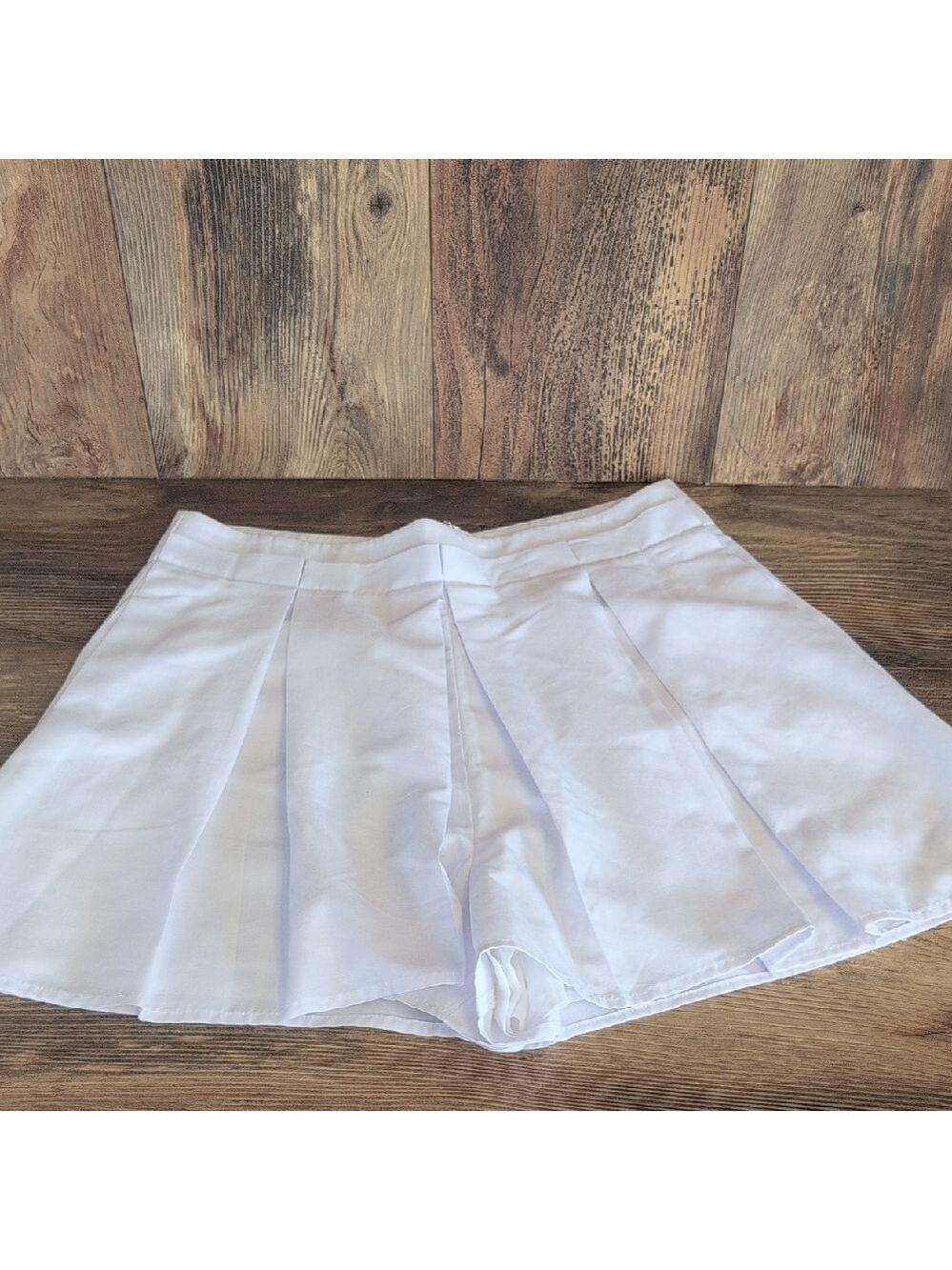 Southern Proper White Pleated Vintage Skirt Size 4                        M214
